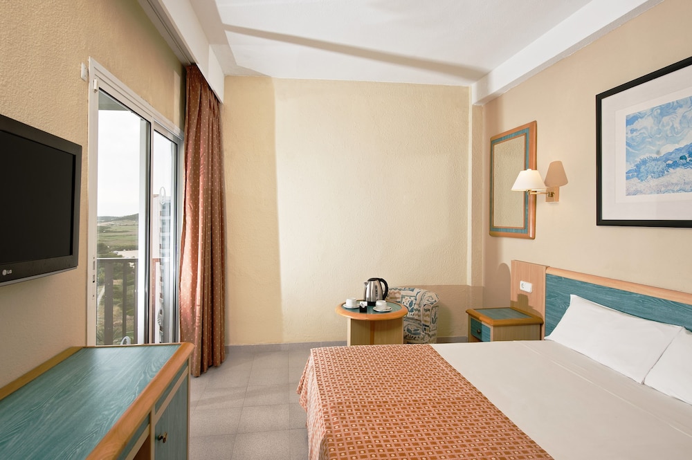 Sol Milanos Pingüinos — Hotel rooms in Son Bou, Balearic Islands