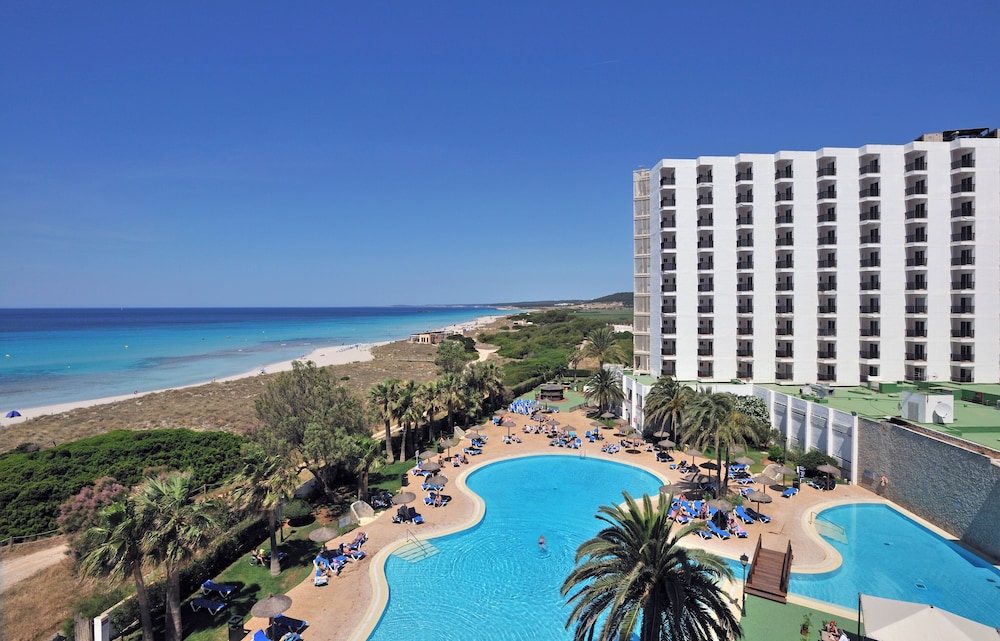 Sol Milanos Pingüinos — Swimming pool in Son Bou, Balearic Islands