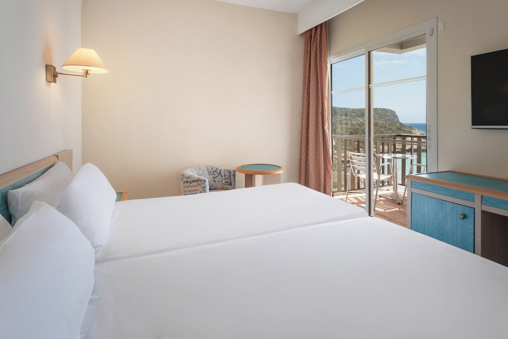 Sol Milanos Pingüinos — Hotel rooms in Son Bou, Balearic Islands
