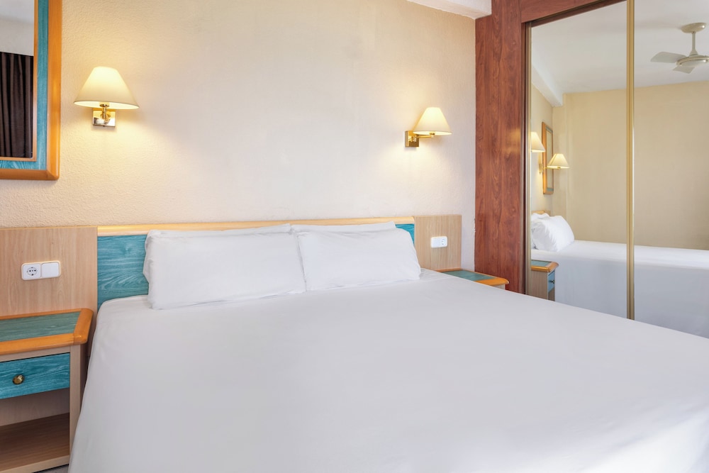 Sol Milanos Pingüinos — Hotel rooms in Son Bou, Balearic Islands