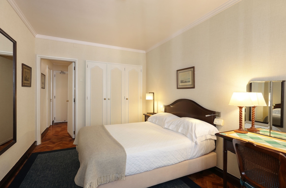 Heritage Lisboa Plaza Hotel - Avenida — Hotel rooms in Lisbon, Lisboa