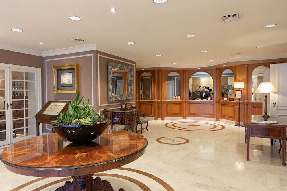 Heritage Lisboa Plaza Hotel - Avenida — Hotel building in Lisbon, Lisboa