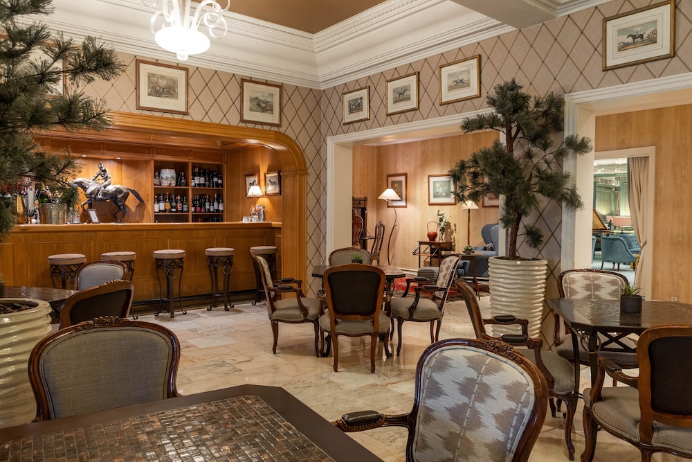 Heritage Lisboa Plaza Hotel - Avenida — Restaurant & bars in Lisbon, Lisboa