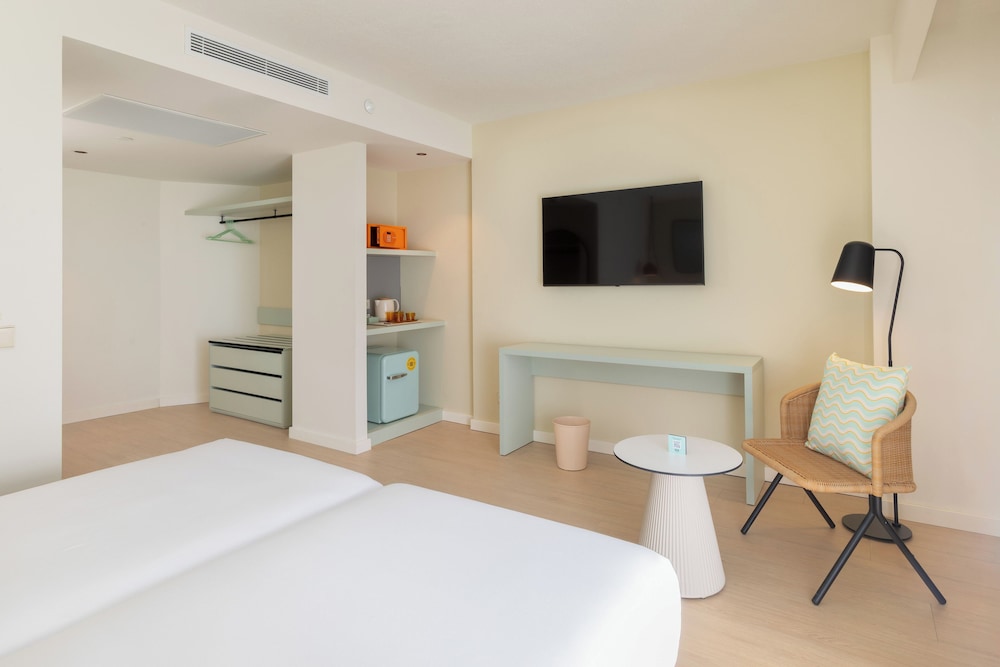 Sol Arona Tenerife — Hotel rooms in Los Cristianos, Canary Islands