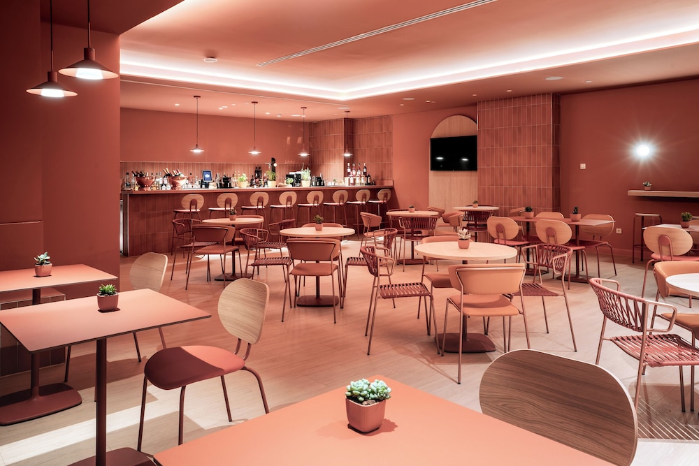 Sol Arona Tenerife — Restaurant & bars in Los Cristianos, Canary Islands