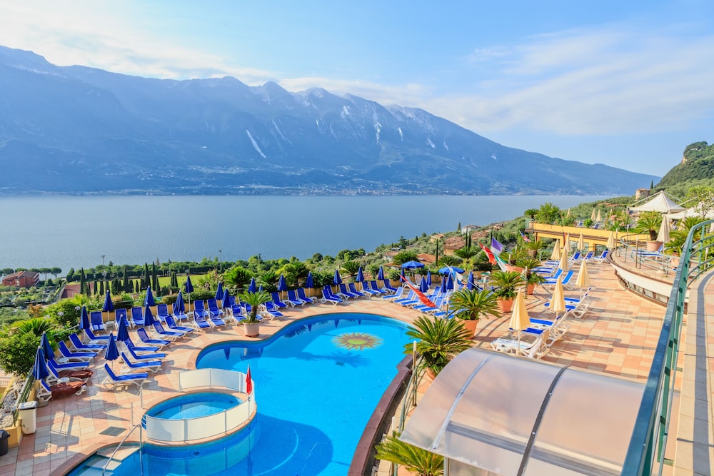 Hotel San Pietro — Swimming pool in Limone sul Garda, Lombardy