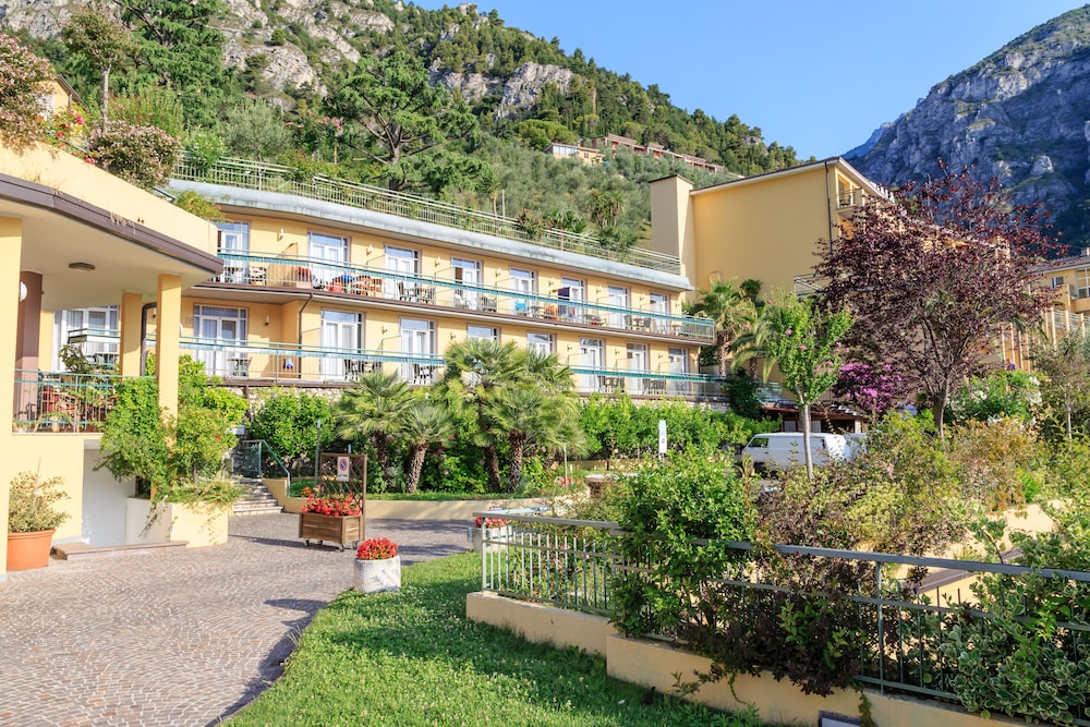 Hotel San Pietro — Hotel building in Limone sul Garda, Lombardy