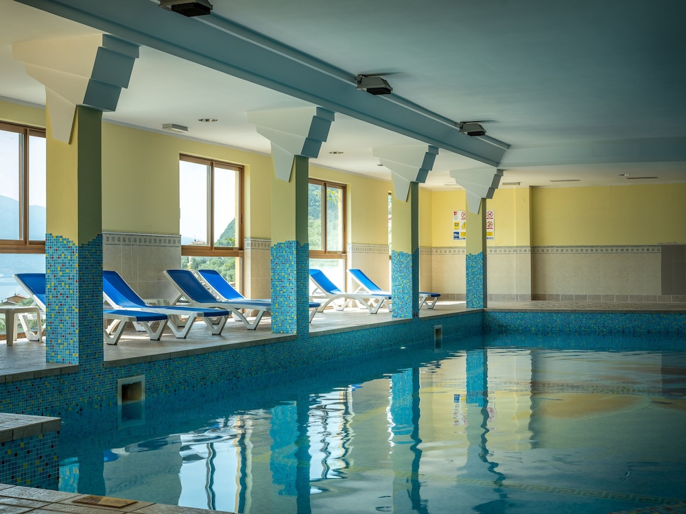 Hotel San Pietro — Swimming pool in Limone sul Garda, Lombardy