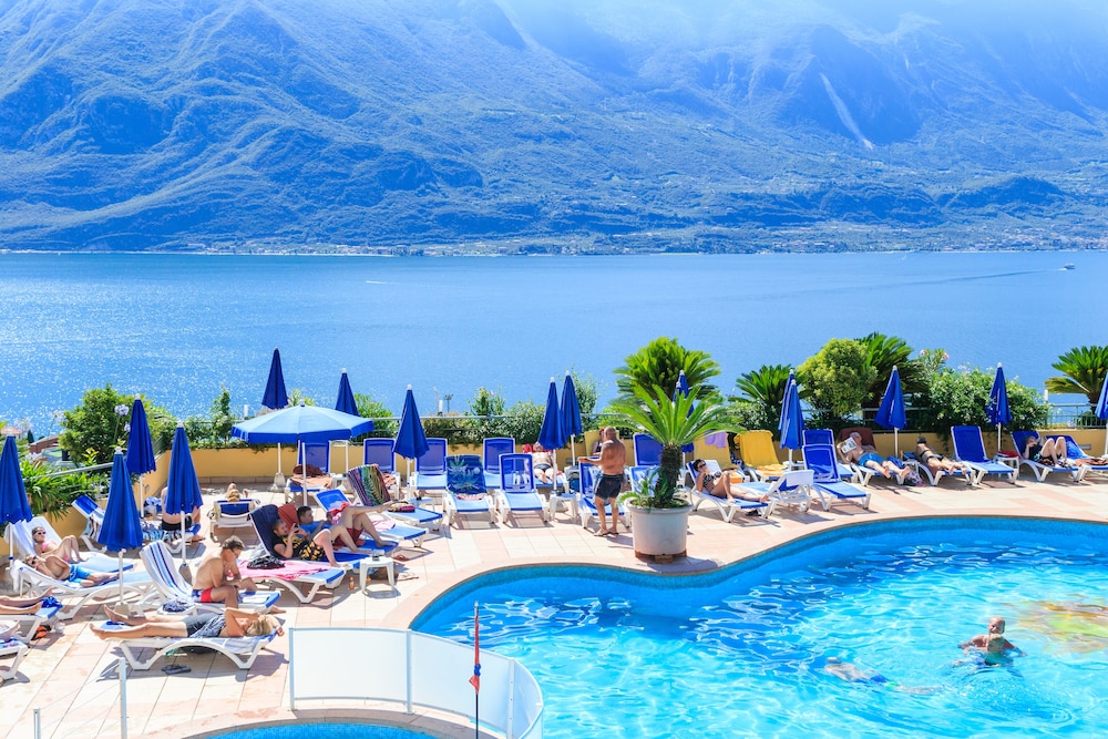 Hotel San Pietro — Swimming pool in Limone sul Garda, Lombardy