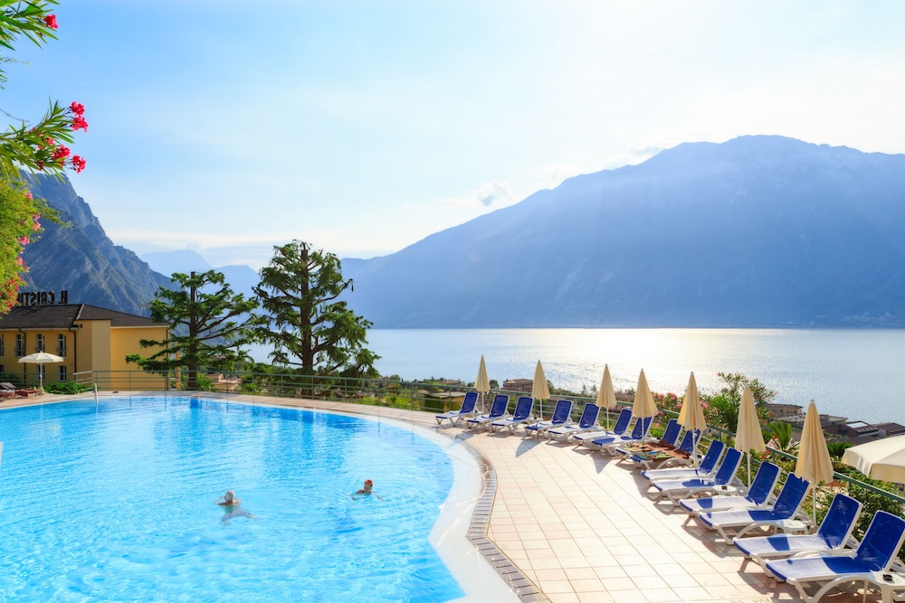 Hotel San Pietro — Swimming pool in Limone sul Garda, Lombardy