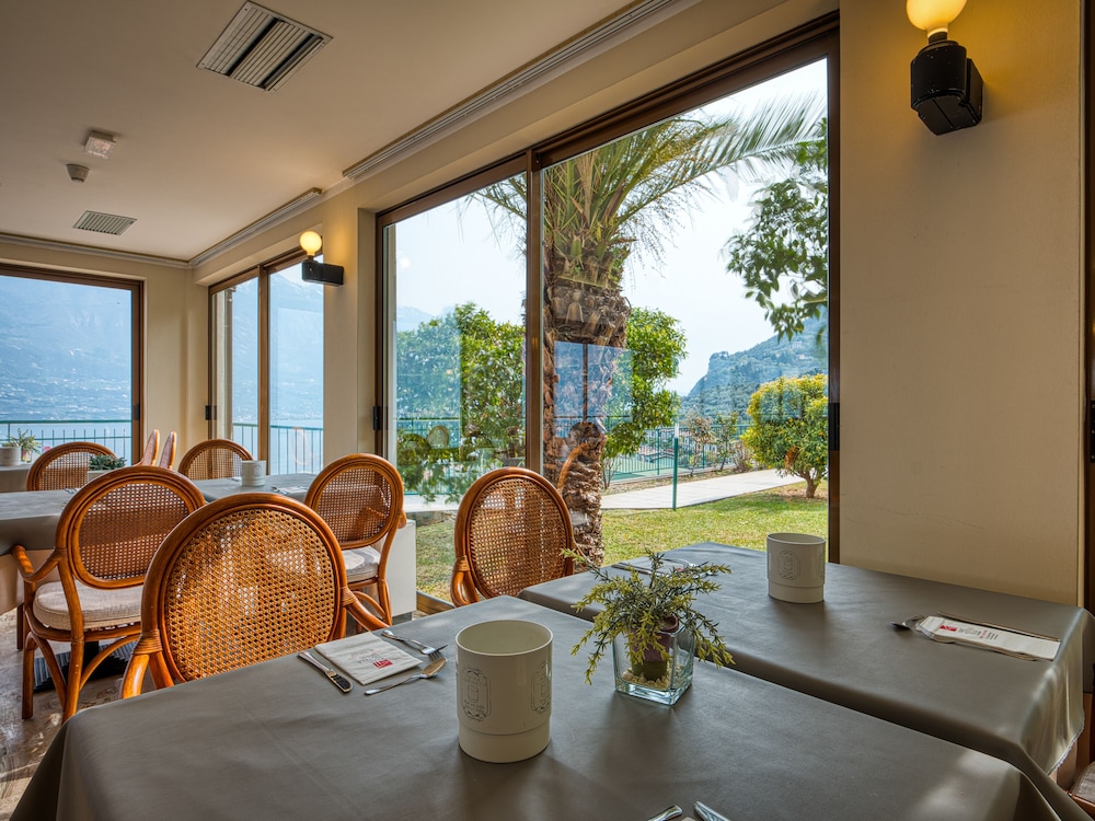 Hotel San Pietro — Restaurant & bars in Limone sul Garda, Lombardy