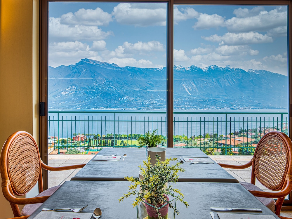 Hotel San Pietro — Restaurant & bars in Limone sul Garda, Lombardy