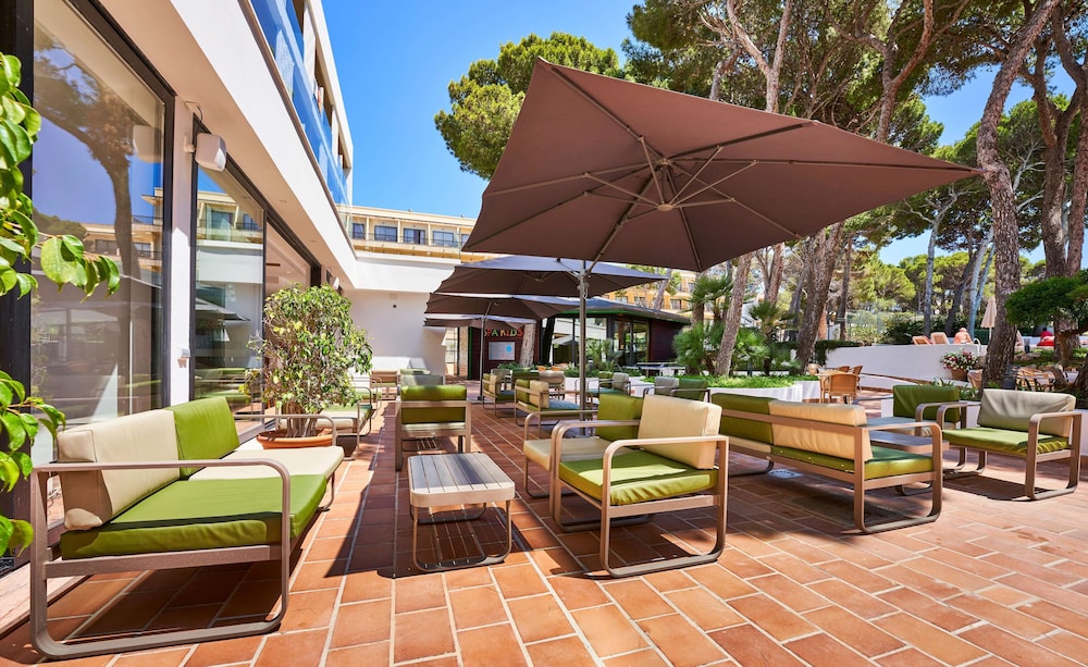 Hotel & Spa S'entrador Playa — Restaurant & bars in Cala Ratjada, Balearic Islands