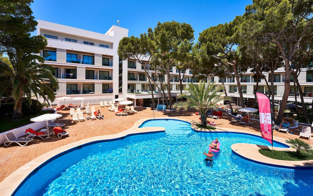 Hotel & Spa S'entrador Playa — Main photo in Cala Ratjada, Balearic Islands