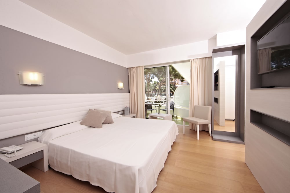 Hotel & Spa S'entrador Playa — Hotel rooms in Cala Ratjada, Balearic Islands