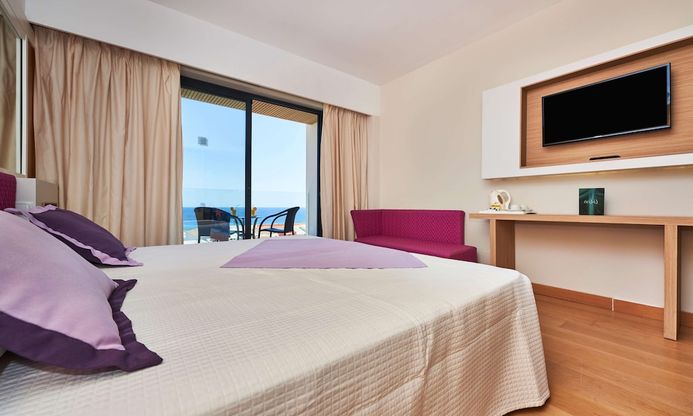Hotel & Spa S'entrador Playa — Hotel rooms in Cala Ratjada, Balearic Islands