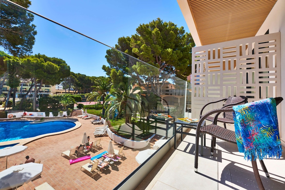 Hotel & Spa S'entrador Playa — Swimming pool in Cala Ratjada, Balearic Islands