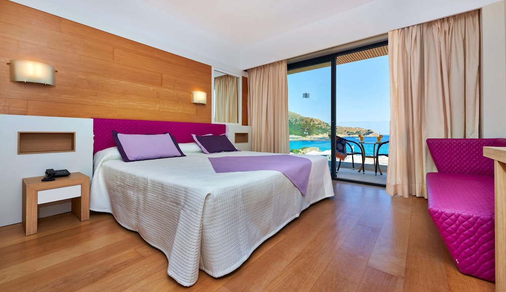 Hotel & Spa S'entrador Playa — Hotel rooms in Cala Ratjada, Balearic Islands