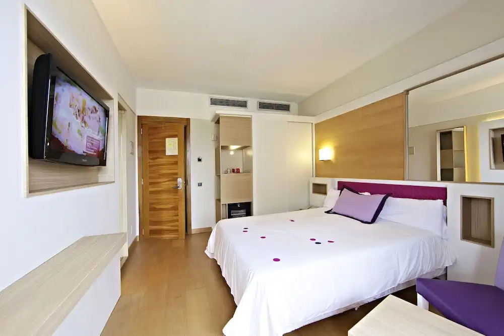 Hotel & Spa S'entrador Playa — Hotel rooms in Cala Ratjada, Balearic Islands
