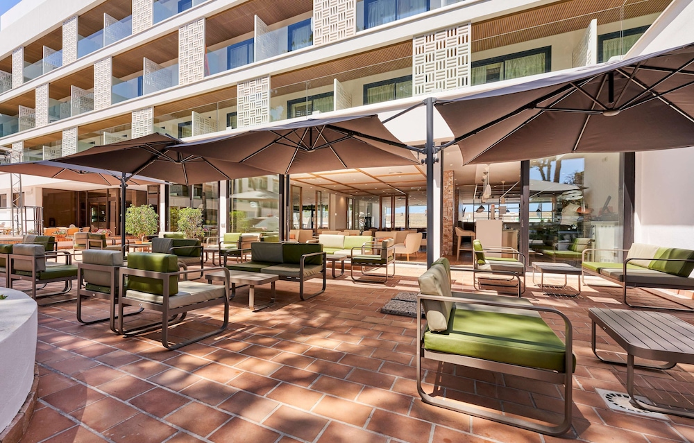 Hotel & Spa S'entrador Playa — Restaurant & bars in Cala Ratjada, Balearic Islands