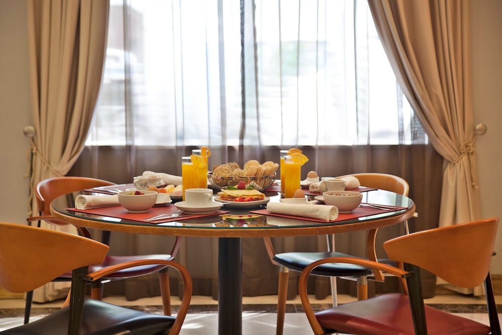 SANA Reno Hotel — Restaurant & bars in Lisbon, Lisboa