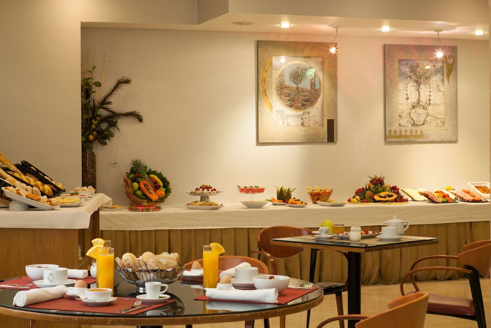 SANA Reno Hotel — Restaurant & bars in Lisbon, Lisboa