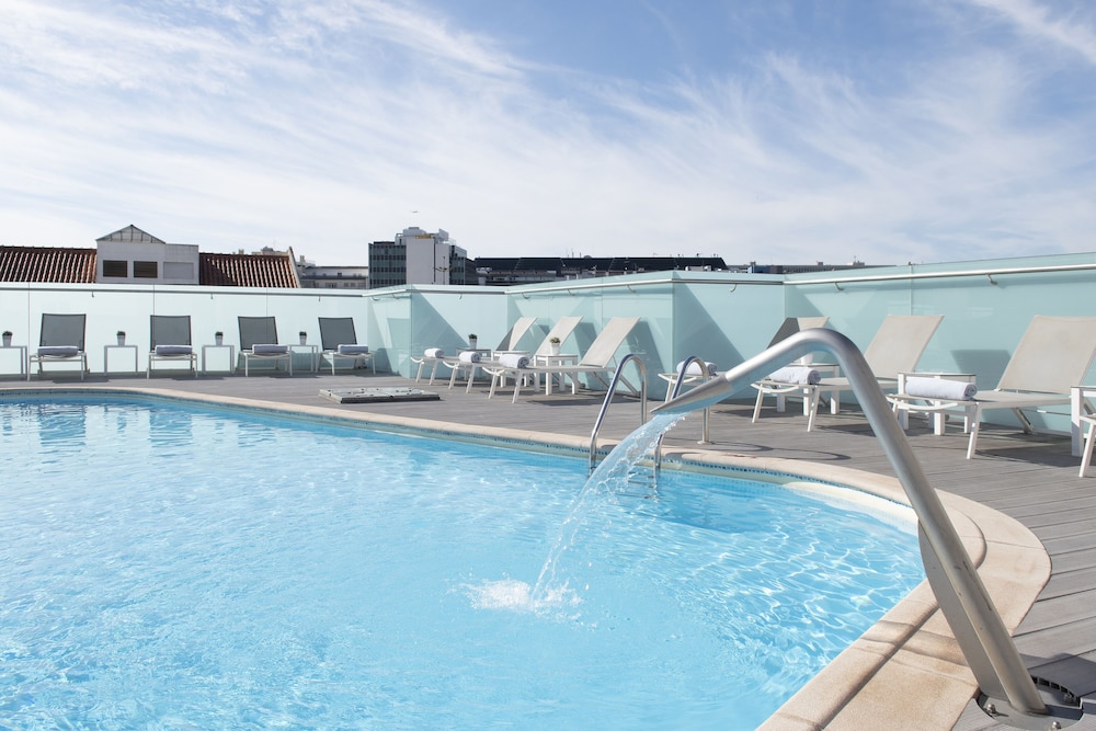 SANA Reno Hotel — Swimming pool in Lisbon, Lisboa