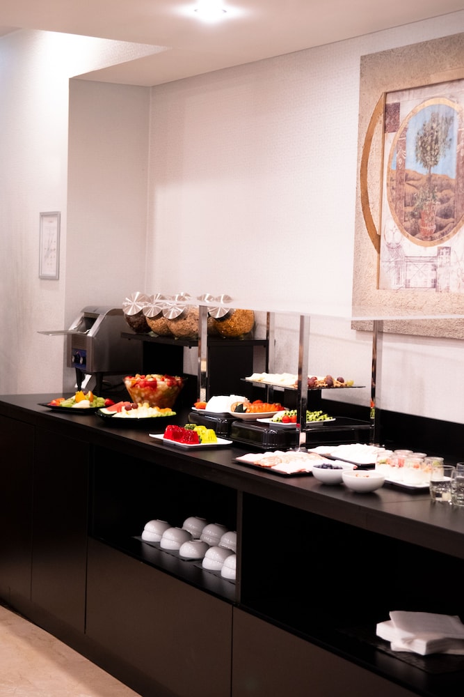 SANA Reno Hotel — Restaurant & bars in Lisbon, Lisboa