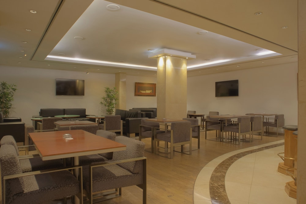 SANA Reno Hotel — Restaurant & bars in Lisbon, Lisboa