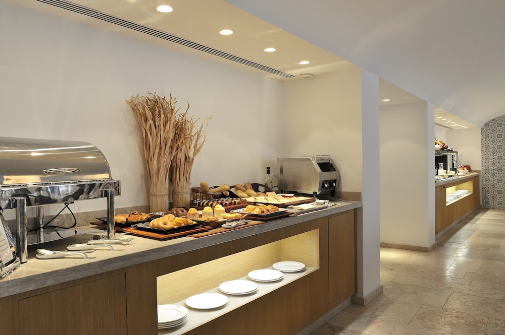 Hotel Vincci Baixa — Restaurant & bars in Lisbon, Lisboa