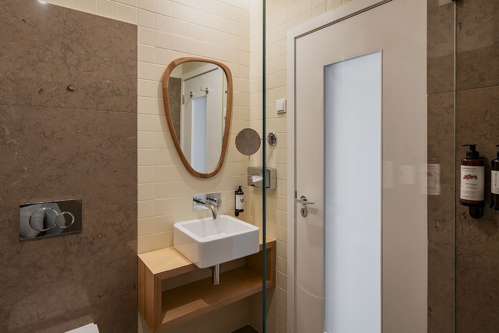 Hotel Vincci Baixa — Hotel rooms in Lisbon, Lisboa