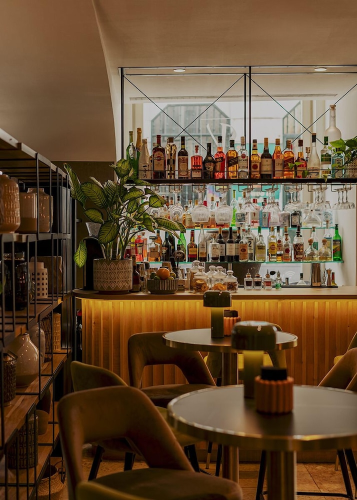 Hotel Vincci Baixa — Restaurant & bars in Lisbon, Lisboa