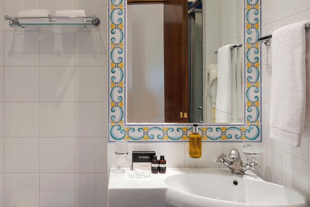 Hotel Sirius — Hotel rooms in Taormina, Sicily