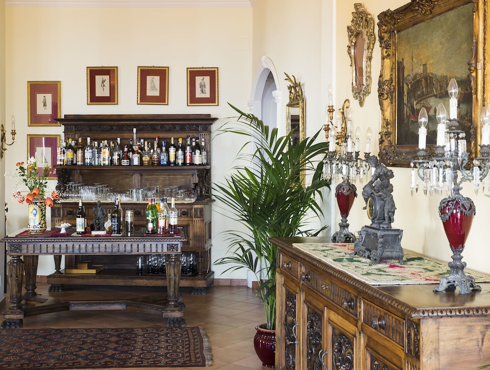 Hotel Sirius — Restaurant & bars in Taormina, Sicily