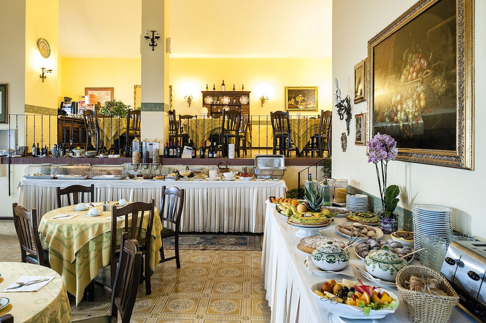 Hotel Sirius — Restaurant & bars in Taormina, Sicily