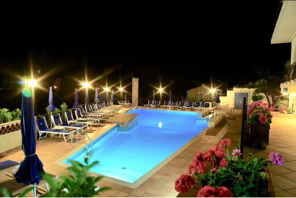 Hotel Sirius — Swimming pool in Taormina, Sicily