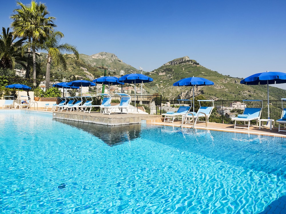 Hotel Sirius — Swimming pool in Taormina, Sicily