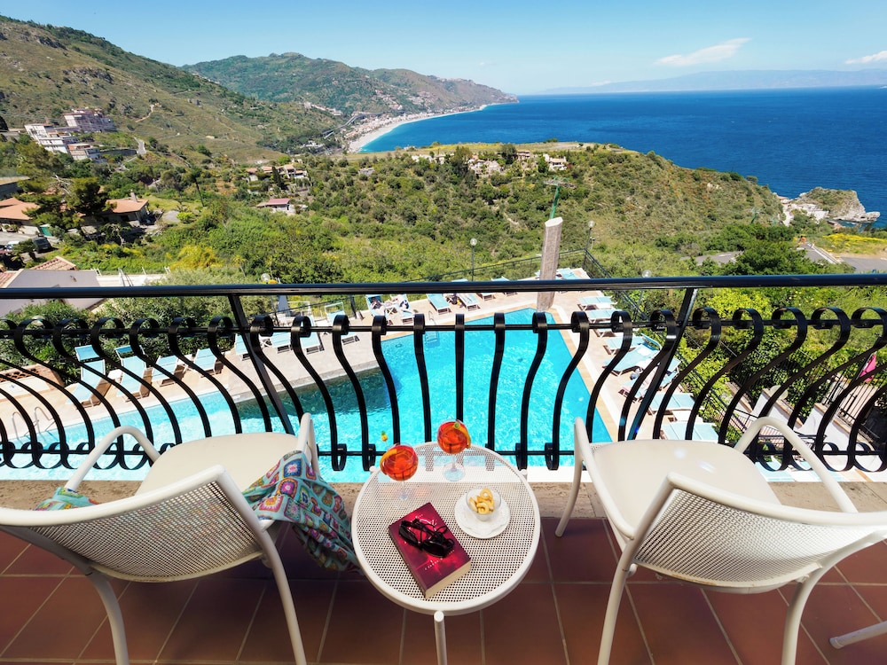 Hotel Sirius — Swimming pool in Taormina, Sicily