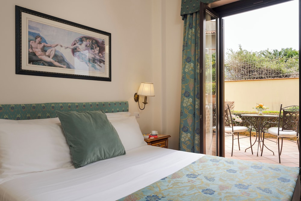 Hotel Sirius — Hotel rooms in Taormina, Sicily