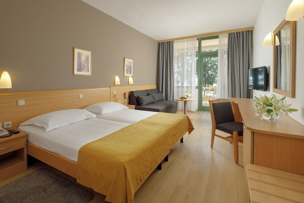 Hotel Aurora Plava Laguna — Rooms in Umag, Istria