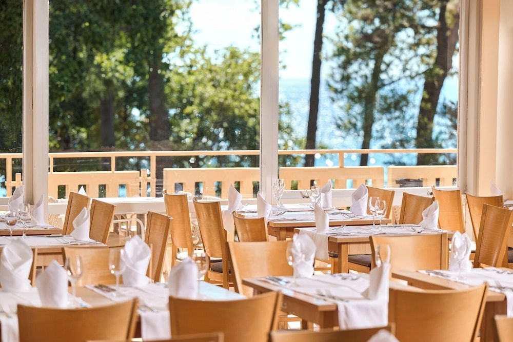 Hotel Aurora Plava Laguna — Restaurant in Umag, Istria