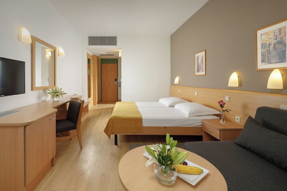 Hotel Aurora Plava Laguna — Rooms in Umag, Istria