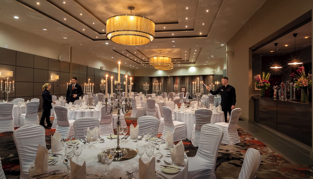 Clayton Hotel Liffey Valley — Hotel building in Dublin, Dublin City