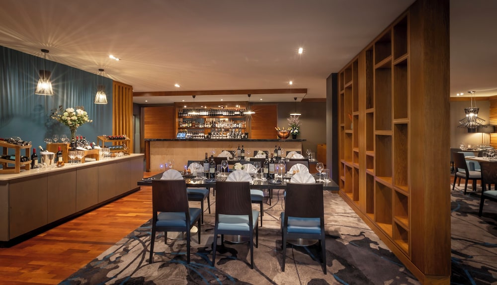 Clayton Hotel Liffey Valley — Restaurant & bars in Dublin, Dublin City