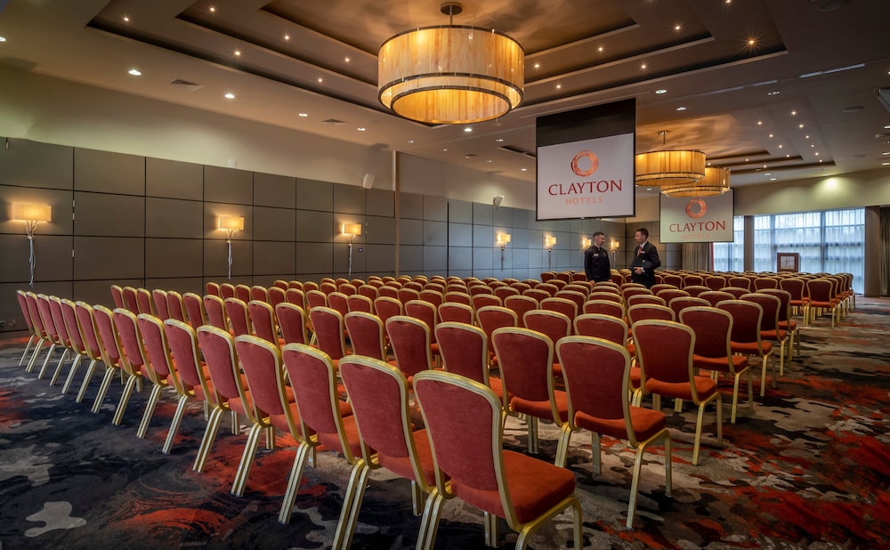 Clayton Hotel Liffey Valley — Hotel building in Dublin, Dublin City