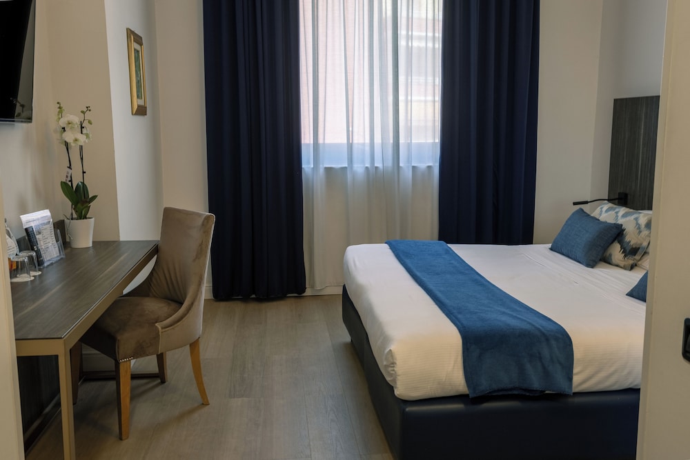 Grand Hotel Tiberio — Hotel rooms in Rome, Lazio