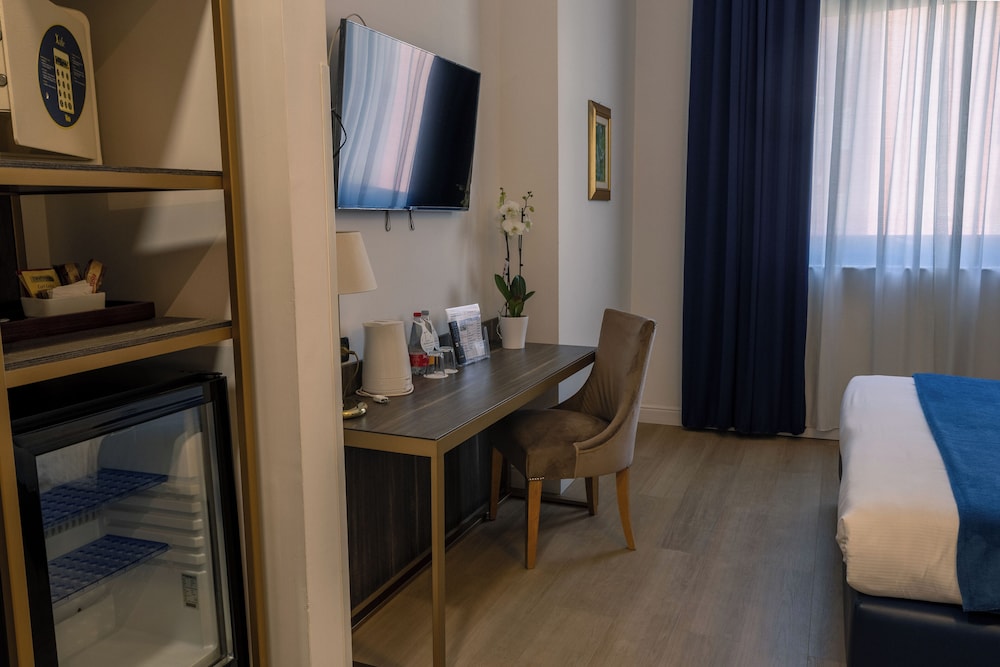 Grand Hotel Tiberio — Hotel rooms in Rome, Lazio
