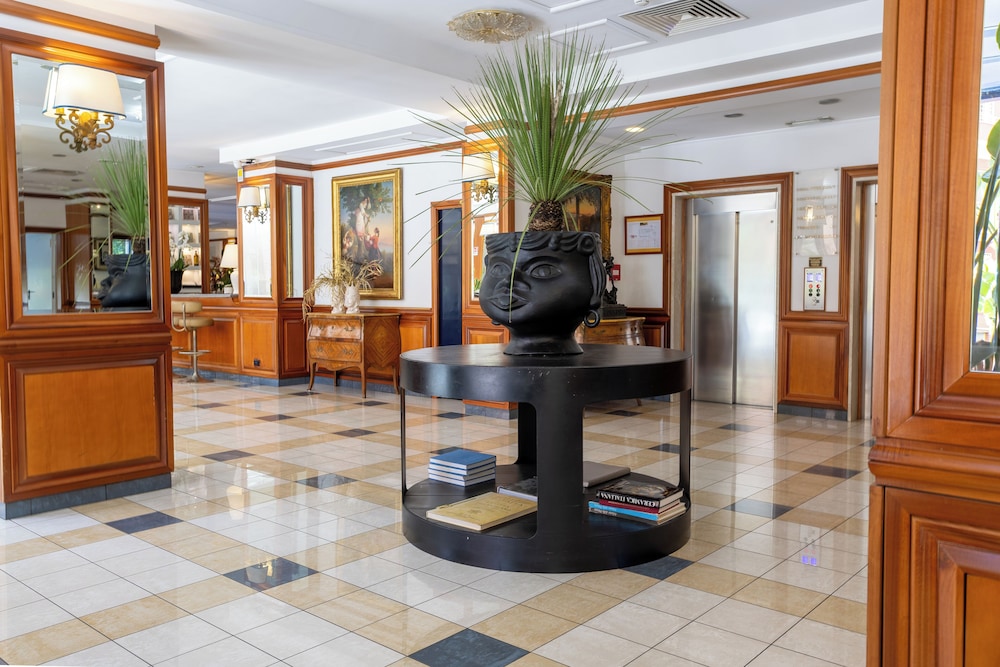Grand Hotel Tiberio — Hotel building in Rome, Lazio