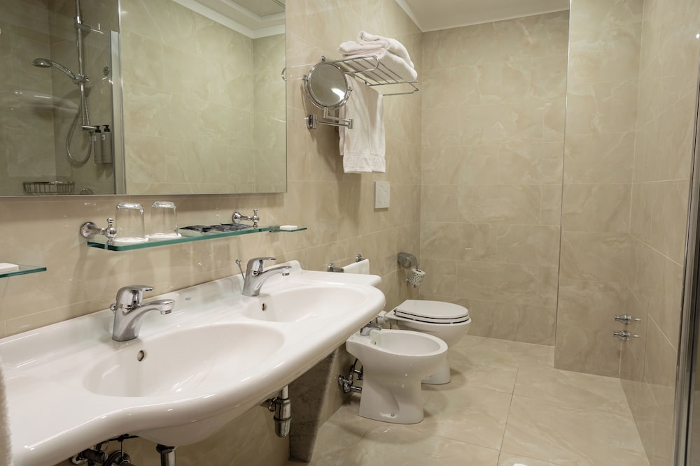 Grand Hotel Tiberio — Hotel rooms in Rome, Lazio