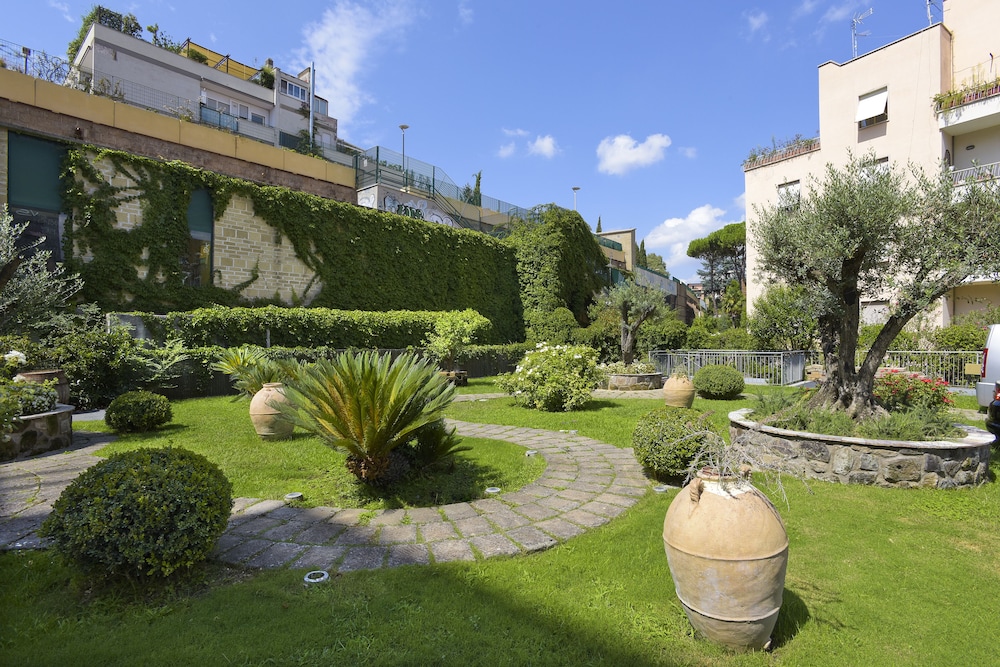 Grand Hotel Tiberio — Hotel building in Rome, Lazio